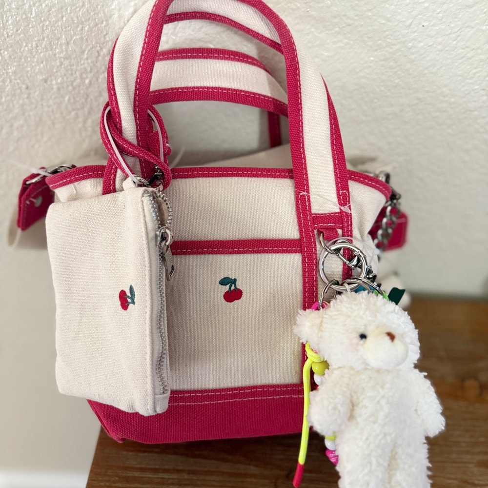Charming Red and Cream tote Bag with Teddy Keychain